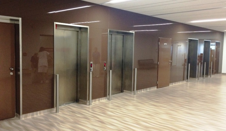 Jihlavská nemocnice je zase o něco modernější. Pacientům se otevřelo vylepšené neurologické oddělení