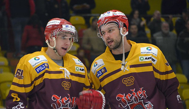 V regionálním derby dominovala Dukla Jihlava, v Třebíči vyhrála přesvědčivě 4:0