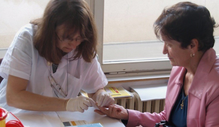 V rámci diabetologického dne se bude na Domě zdraví zdarma  měřit cukr, tuk a cholesterol