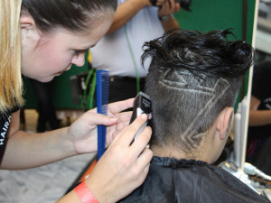 Vítězný sestřih Marie Reitermannové v kategorii Hair Tattoo