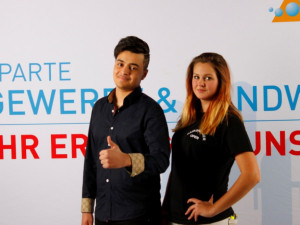 Vítězné duo - kadeřnice Marie Reitermannová a její model