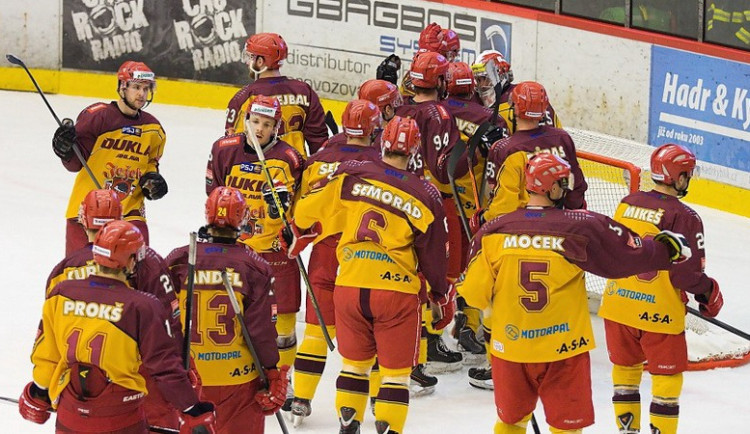 Vítězná šňůra pokračuje, Dukla Jihlava dnes vyloupila pražskou Slavii výsledkem 5:2