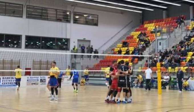 Jihostroj veze z Maďarska třísetovou výhru a má nakročeno do dalšího kola Vyzývacího poháru