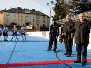 Hokejbalový klub SK Jihlava pokřtil nové hřiště. Má speciální protiskluzový povrch