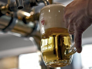 Kolik piv vypijeme v hospodě? Určitě nechodíme „na jedno“. Na Vysočině zvládneme průměrně tři