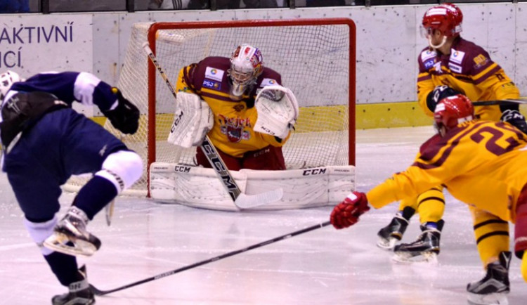 Jihlavští hokejisté v Mostě nakonec uhájili těsnou výhru. Domů vezou tři body a druhé místo