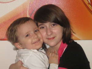 Jiřík před transplantací se sestrou Anetkou, únor 2016