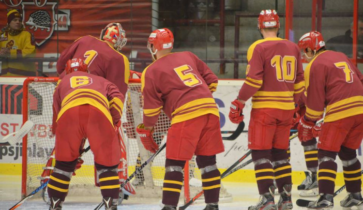 Retrodresy přinesly štěstí. V prvním letošním utkání deklasovala Dukla Ústí nad Labem poměrem 4:0
