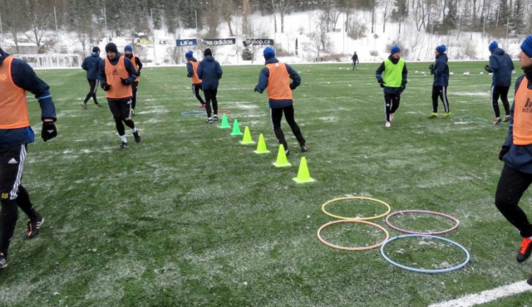 Fotbalisté Jihlavy začali přípravu i s obráncem Novým ze Sparty a s asistentem Kameníkem 