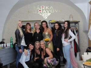 Backstage na přehlídce v butiku Šárky Moravové