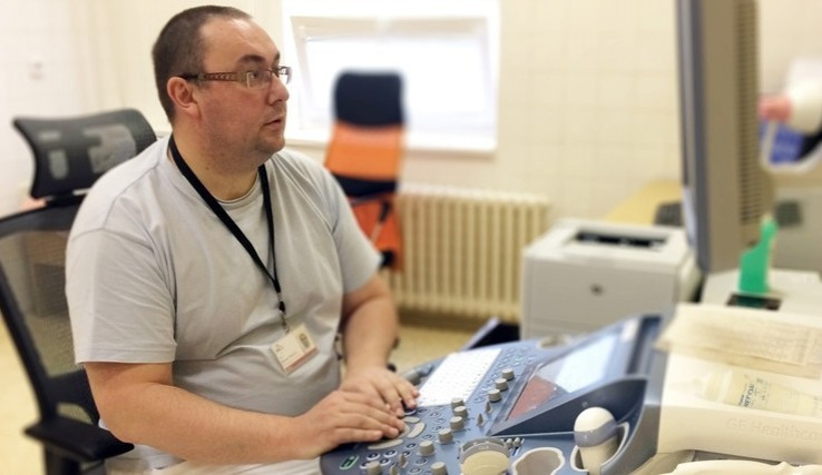 Gynekolog Roman Peschout se špičkovým ultravzukem