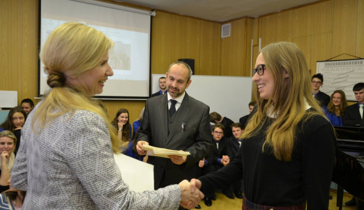 Maturantka z jihlavského gymnázia dostala díky svým výsledkům nabídku z univerzity v Oxfordu