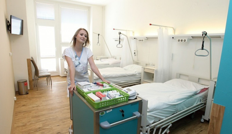 V jihlavské nemocnici jsou opět povolené návštěvy. Jejich zákaz trval více než měsíc