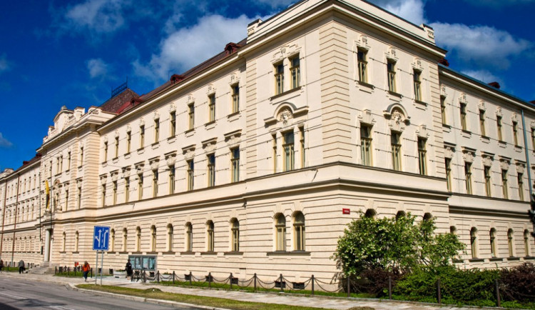 Jihlavská vysoká škola neotevře v příštím roce dva studijní obory. Její budovy dostanou novou fasádu