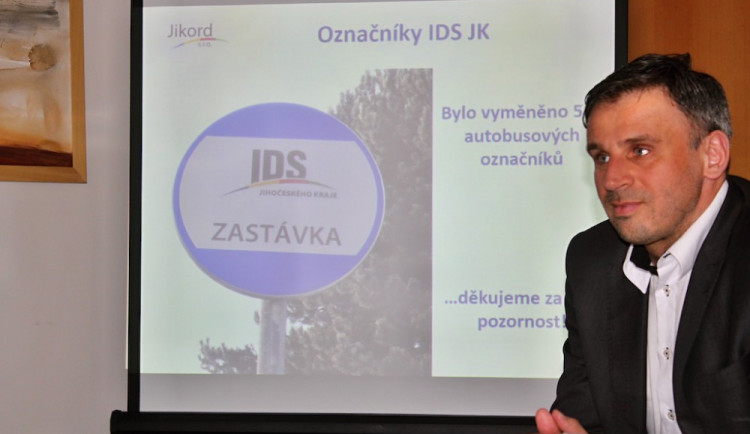 Díky Integrovanému dopravnímu systému Jihočeského kraje mohou lidé cestovat na jednu jízdenku