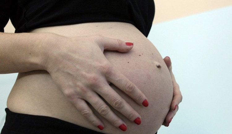 Jihlavská porodnice nově zavádí test, který těhotným ženám včas odhalí preeklampsii