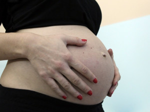 Jihlavská porodnice nově zavádí test, který těhotným ženám včas odhalí preeklampsii