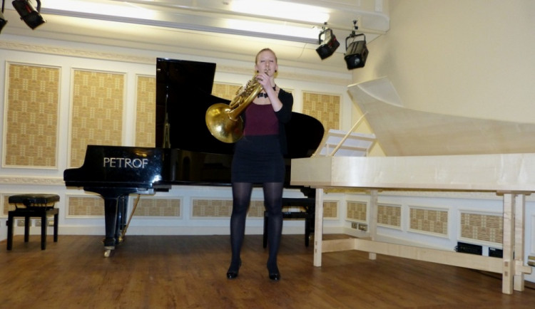 FOTO + VIDEO: Na benefičním koncertě pro hospic se vybralo téměř osm tisíc korun. Poprvé zahrálo nové cembalo