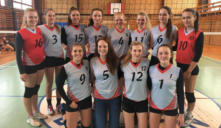 KAM ZA SPORTEM: V sobotu lze vyrazit na volejbal juniorek, hraje se i play-off amatérského hokeje