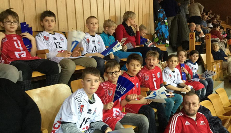 Fotbaloví benjamínci SKP České Budějovice fandili Jihostroji