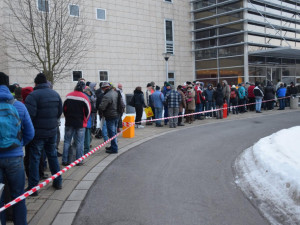 Krajský úřad přijal přes 700 žádostí o dotaci na kotel. Někteří stáli frontu již od neděle