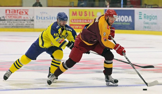 Hokejisté Dukly si poslední zápas základní části osladili výhrou 4:2 nad Přerovem