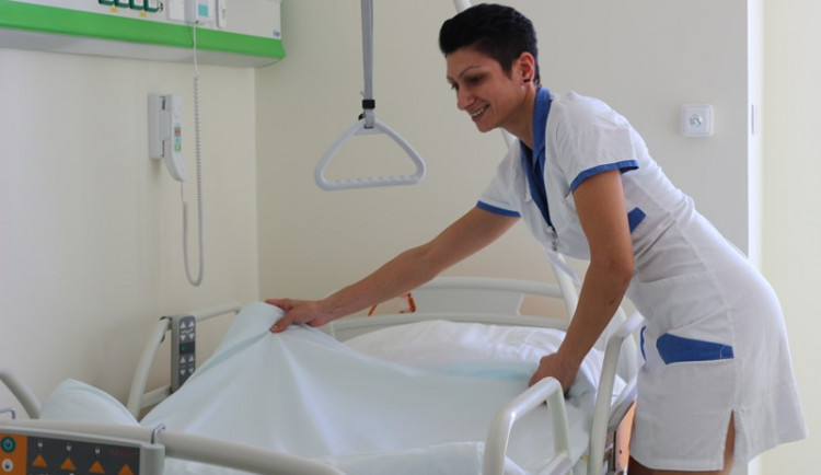 V zelené barvě a vonící novotou. Otevřelo se zrekonstruované páté patro jihlavské nemocnice