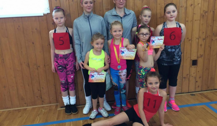 Závodnice M studia Jihlava posbíraly celkem tři medaile na závodech aerobiku v Kutné Hoře
