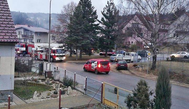 V Dobré Vodě hořela garáž. Požár za tři sta tisíc korun způsobila závada v elektroinstalaci