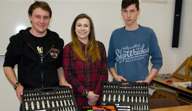 Vítězové krajského kola soutěže odborných dovedností Autoopravář junior 2017