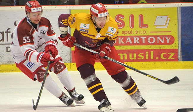 Postup do semifinále v exhibičním tempu. Dukla Jihlava vyprášila Frýdek-Místek osmi góly