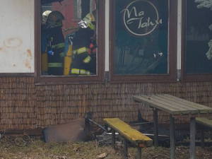 V Dobroníně na Jihlavsku shořel bývalý hostinec. Škoda se vyšplhala na 700 tisíc korun