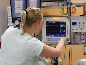 Pacienti se srdečními problémy nemusí jezdit daleko. Srdeční rytmus jim nově upraví v Jihlavě