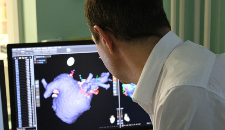 Pacienti se srdečními problémy nemusí jezdit daleko. Srdeční rytmus jim nově upraví v Jihlavě