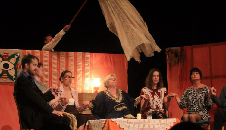 Na Třešťském divadelním jaru bude soutěžit jihlavské Divadlo ATD. Vystoupí s komedií Seance