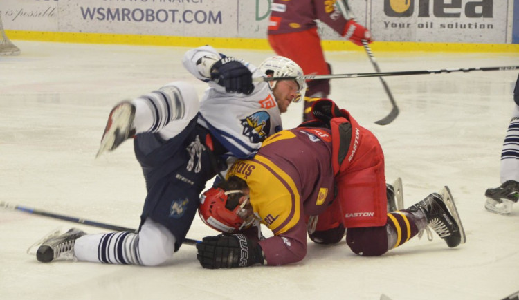 Úspěšný vstup do semifinále! Dukle stačil k výhře nad Kladnem jediný gól