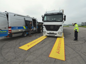 Jihlava požaduje vážení kamionů, které ničí silnice. Přibylo jich také kvůli opravám D1