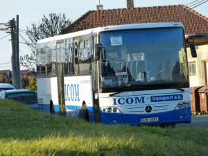 Devatenáctiletý recidivista se vloupal do zaparkovaného autobusu. Hrozí mu až tři roky vězení