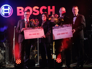 Reprezentační ples firmy Bosch Diesel přinesl kromě dobré zábavy i rekordní výtěžek jihlavské nemocnici