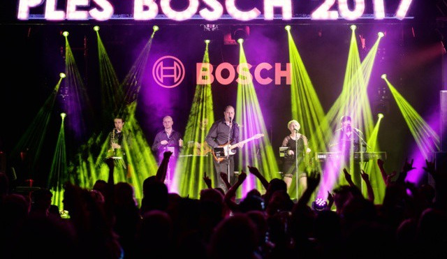 Reprezentační ples firmy Bosch Diesel přinesl kromě dobré zábavy i rekordní výtěžek jihlavské nemocnici