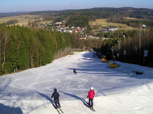 LYŽOVÁNÍ NA VYSOČINĚ: Funguje už jen Šacberk u Jihlavy, jinde správci ukončili sezonu