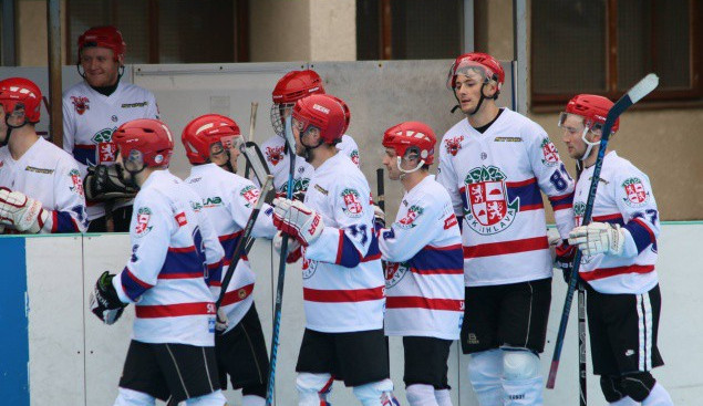 Béčko SK Jihlava bere z víkendových zápasů čtyři body a dostalo se do čela Jihomoravské hokejbalové ligy