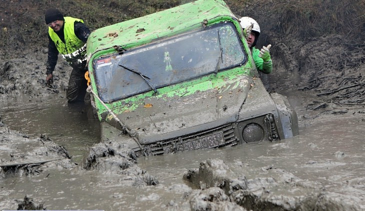 SOUTĚŽ: Pístovské mokřady trochu jinak, v sobotních závodech si posádky budou vypomáhat navijákem