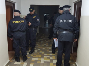 Kontrola cizinců na ubytovnách: Pět Rumunů bez dokladů, dvakrát porušení zákona