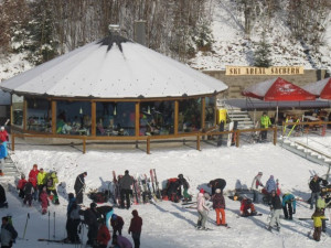 LYŽOVÁNÍ NA VYSOČINĚ: Poslední otevřená sjezdovka na Šacberku pojede do neděle