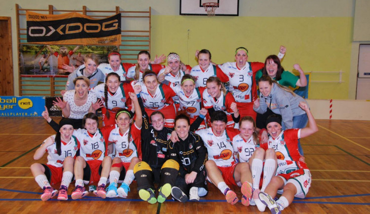 Florbalové finále žen je po dvou zápasech vyrovnané, souboj SK Jihlava - Brno rozhodně až sobota