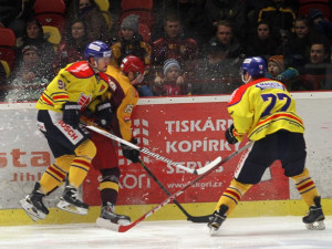 KAM ZA SPORTEM: V pátek a neděli bojuje Dukla o extraligu, v sobotu Vysočina o záchranu