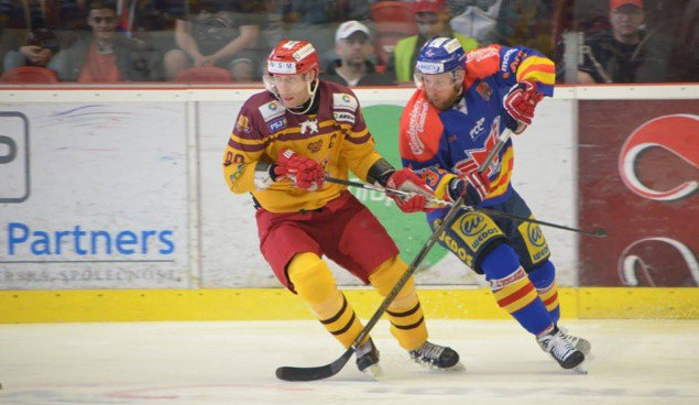 Vítězná barážová série trvá! Dukla Jihlava proti Českým Budějovicím rozhodla v nájezdech