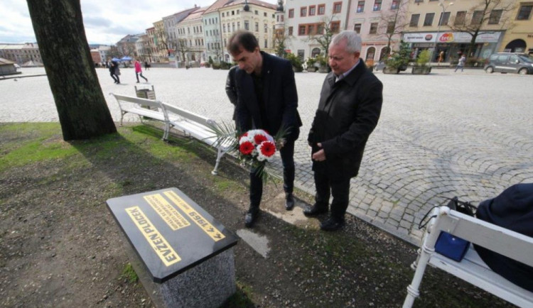 Uplynulo 48 let od upálení Evžena Plocka. Jihlavská radnice uctila jeho památku