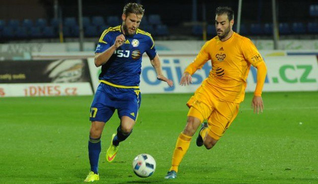 Vítězstvím posilnění fotbalisté Vysočiny Jihlava zajíždějí na pražskou Duklu bojovat o další body